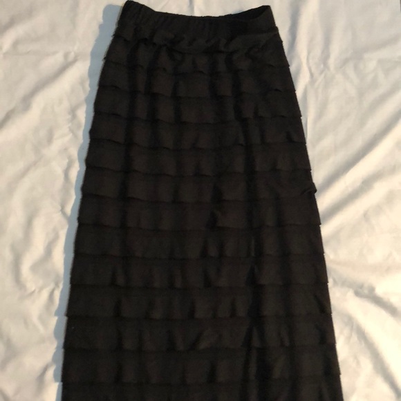 Metro Wear Dresses & Skirts - Metro Wear, size L, black ruffle skirt